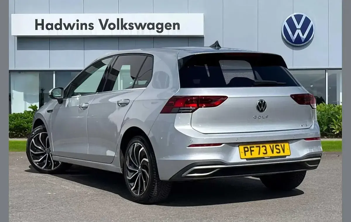 Used VW Golf VIII Edition 147 HP (108 kW) 2023 Silver Hatchback