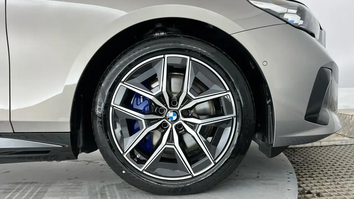 Used BMW i5 M Sport 246 kW (335 HP) 2026 Grey Estate