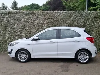 Used Ford Ka Plus Zetec 70 HP (51 kW) 2019 White Hatchback