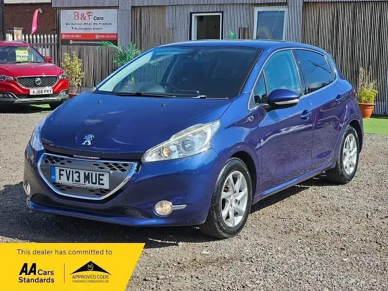 Used Peugeot 208 Allure 70 HP (51 kW) 2013 Blue Hatchback