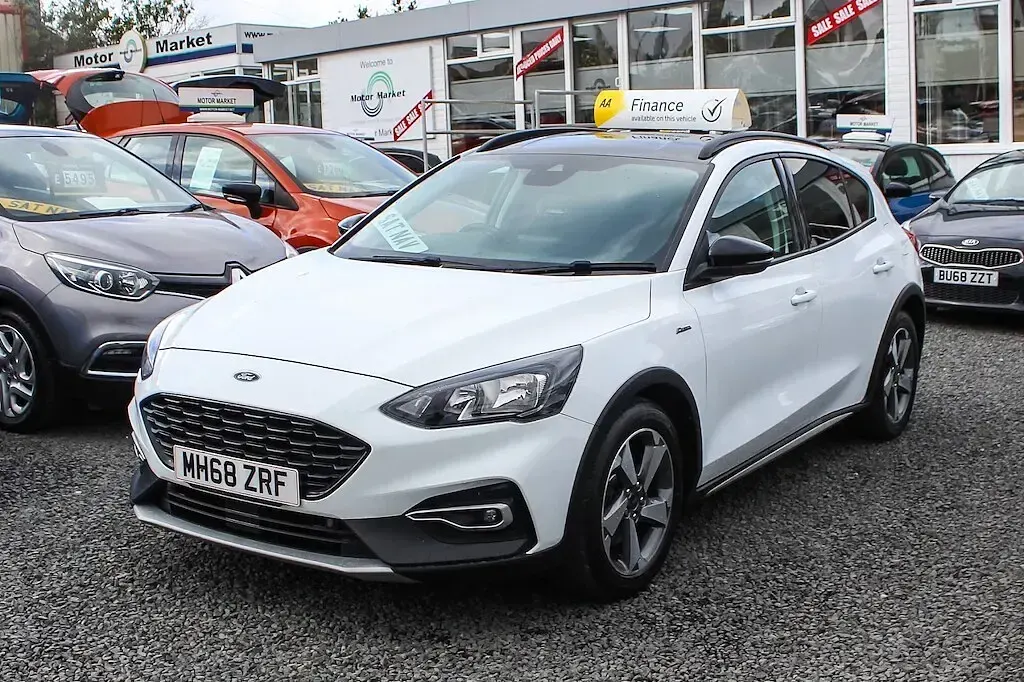 Used Ford Focus Active 125 HP (91 kW) 2019 White Hatchback