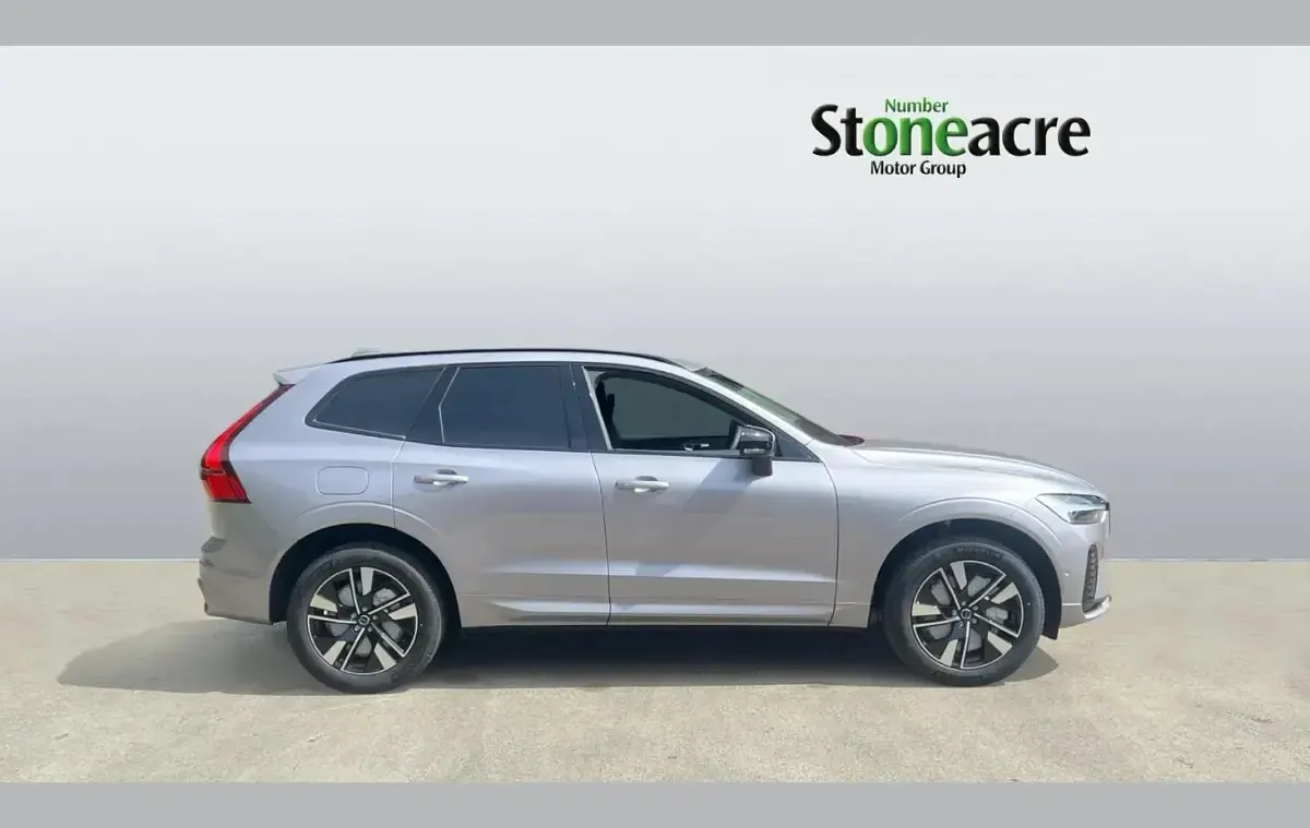 New Volvo XC60 Plus 250 HP (183 kW) 2026 Silver SUV