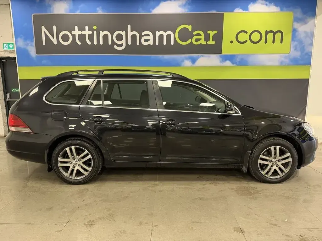 Used VW Golf VII SE 140 HP (102 kW) 2013 Black Estate