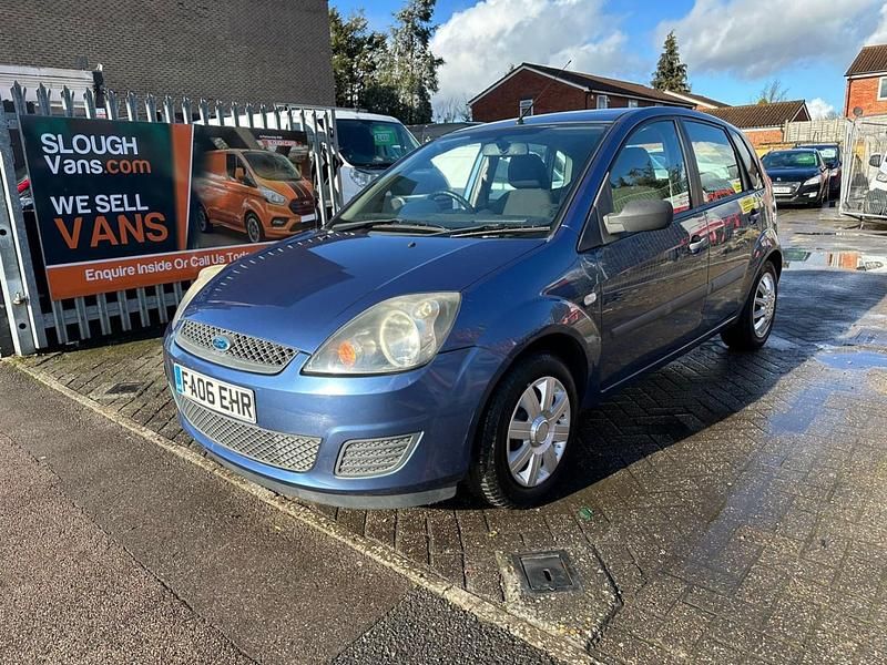 Usado Ford Fiesta Style 74 HP (54 kW) 2006 Azul Citadino