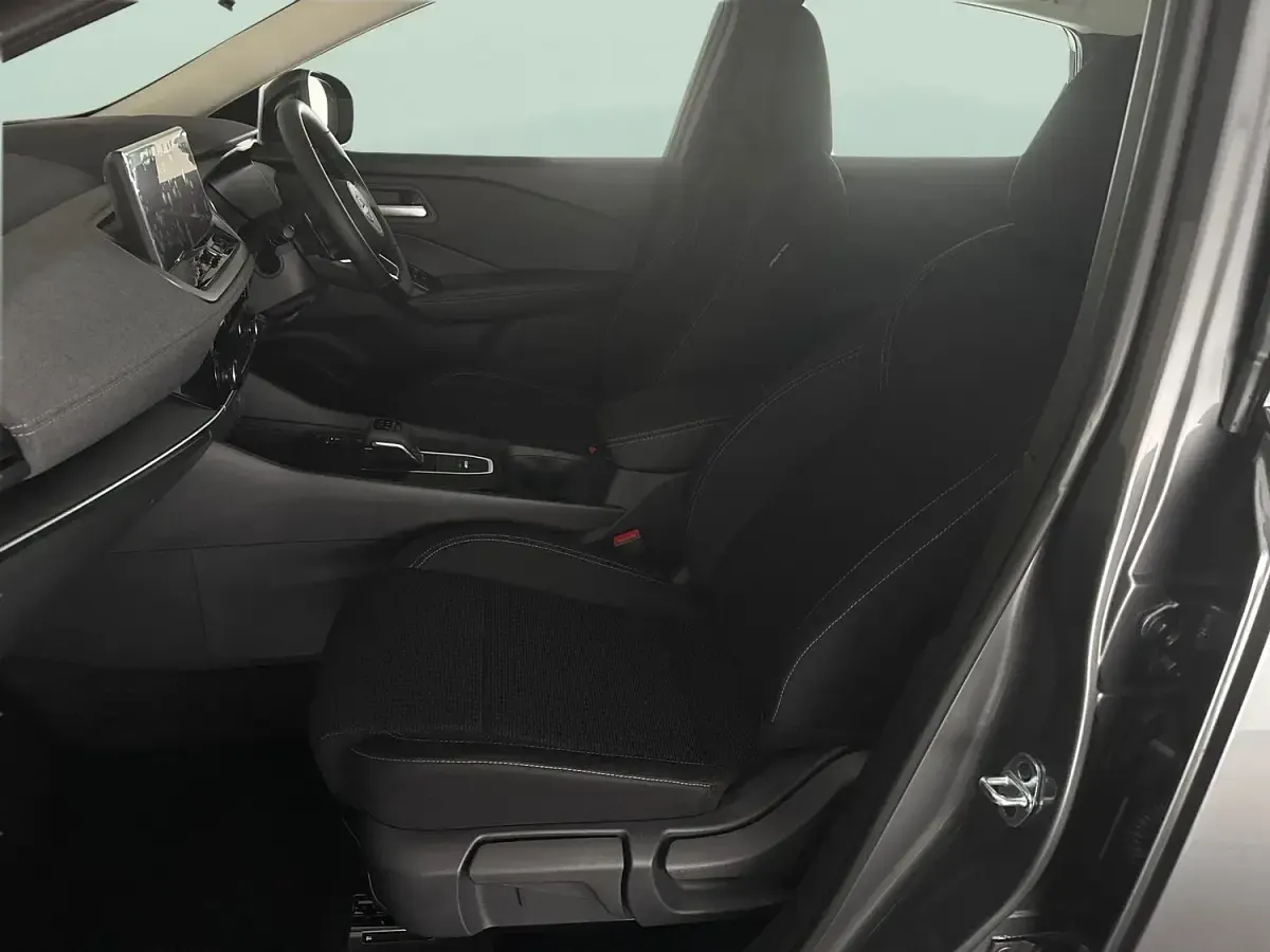 New Nissan Qashqai Acenta Premium 158 HP (116 kW) 2025 Grey SUV