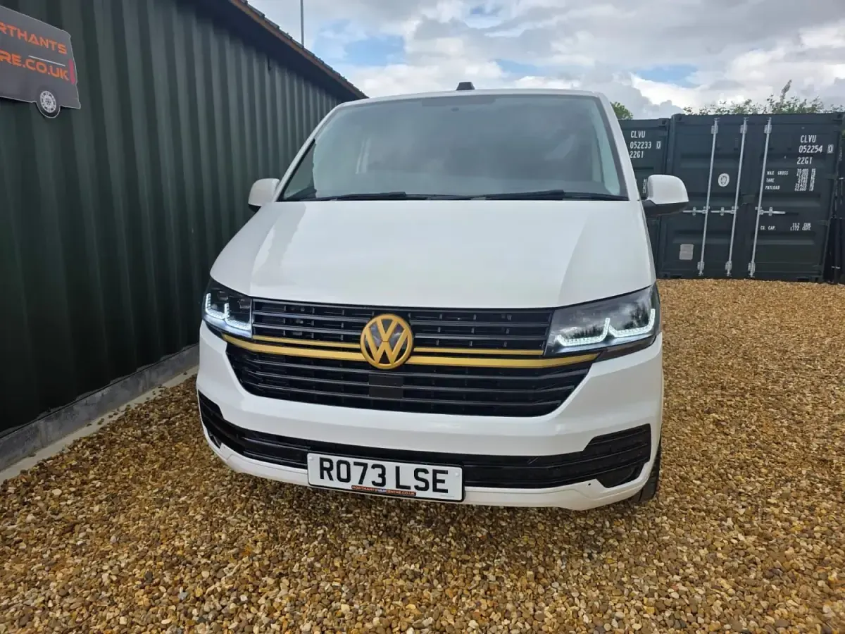 Begagnad VW Transporter Startline 2023 Vit Van