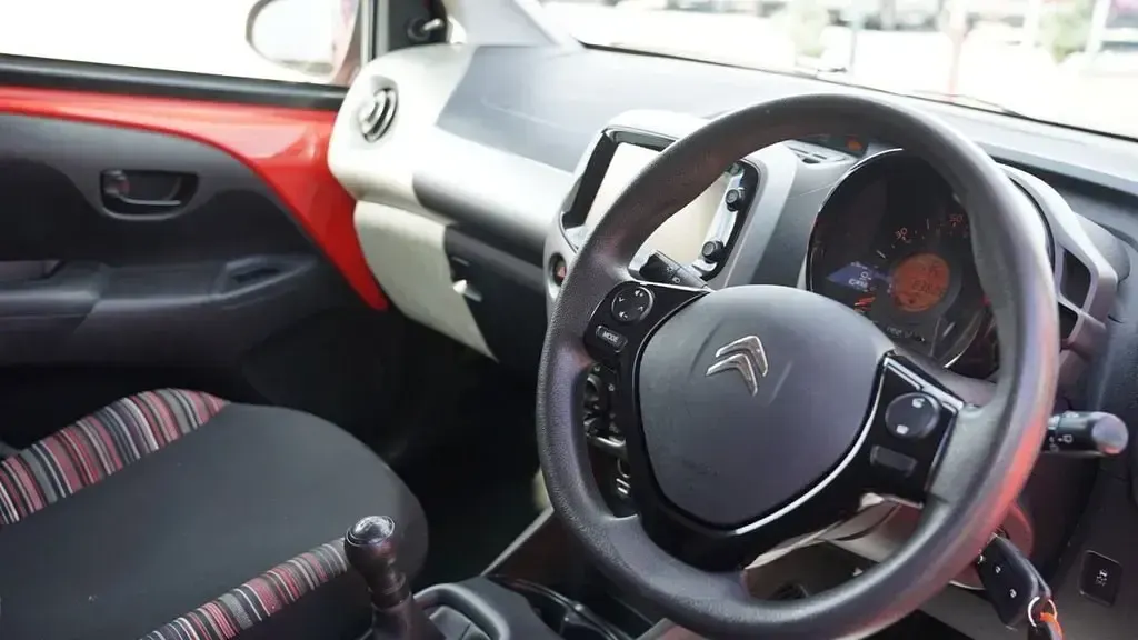Używany Citroën C1 Feel 68 KM (50 kW) 2015 Pomarańczowy Hatchback