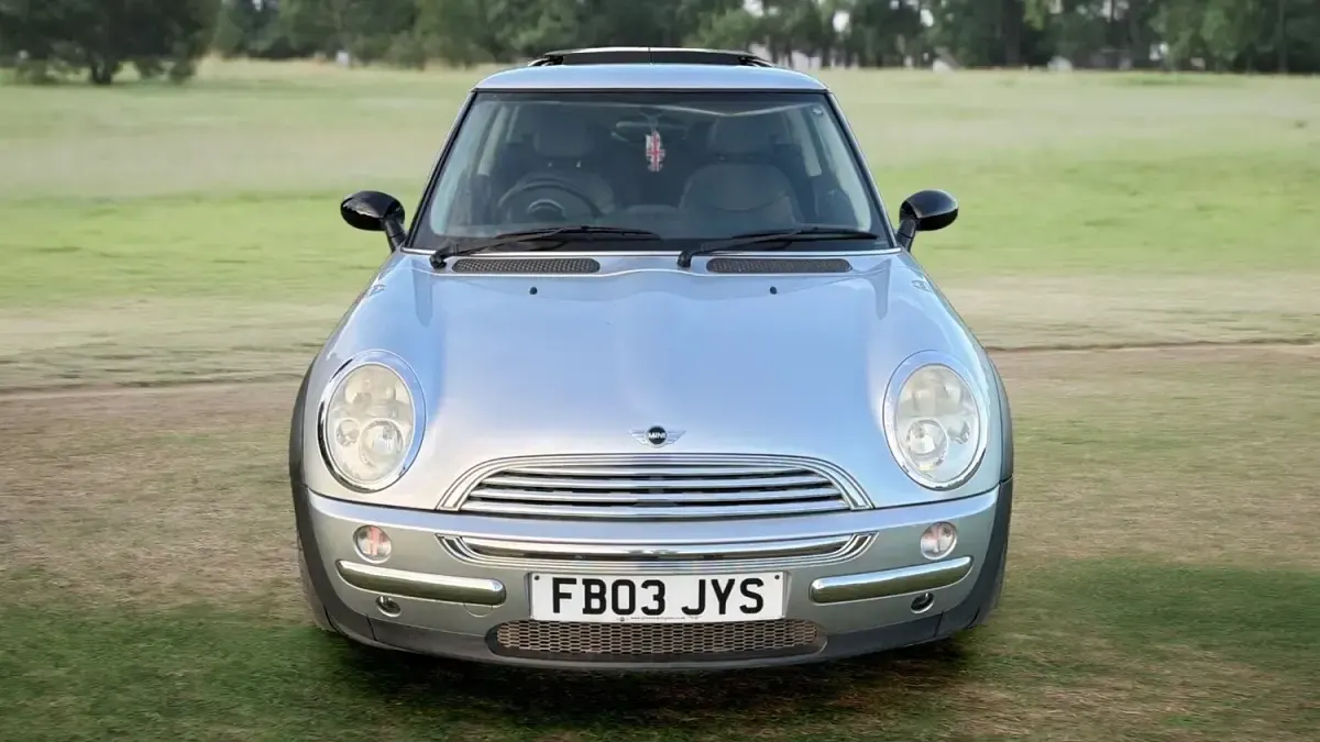 Used Mini Cooper Hatch 115 HP (84 kW) 2003 Silver Hatchback