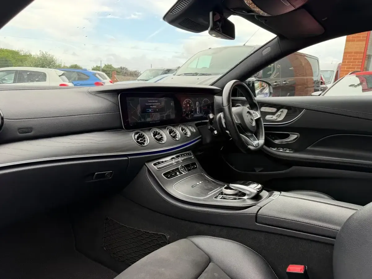 Used Mercedes E220 AMG Line Premium 194 HP (142 kW) 2018 White Coupe