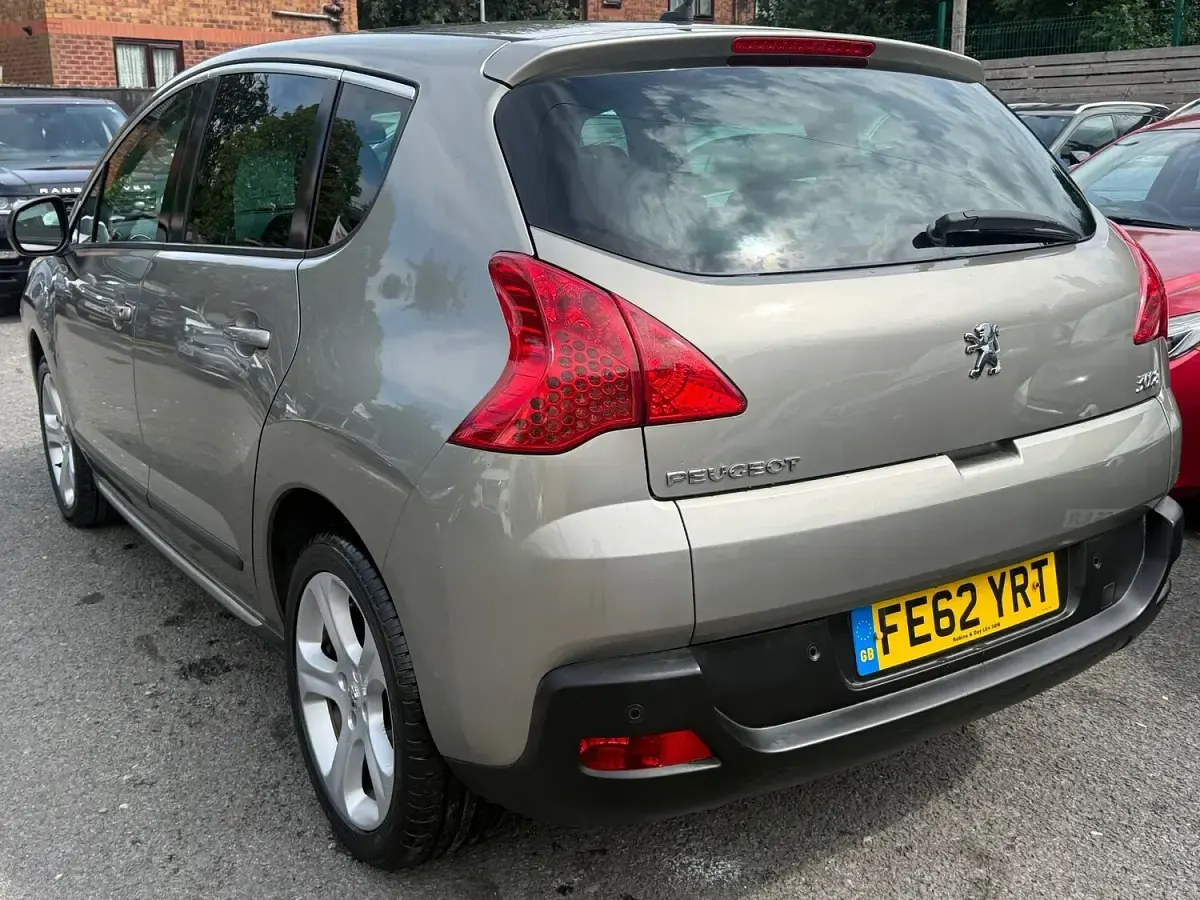 Used Peugeot 3008 Allure 112 HP (82 kW) 2012 Grey Estate