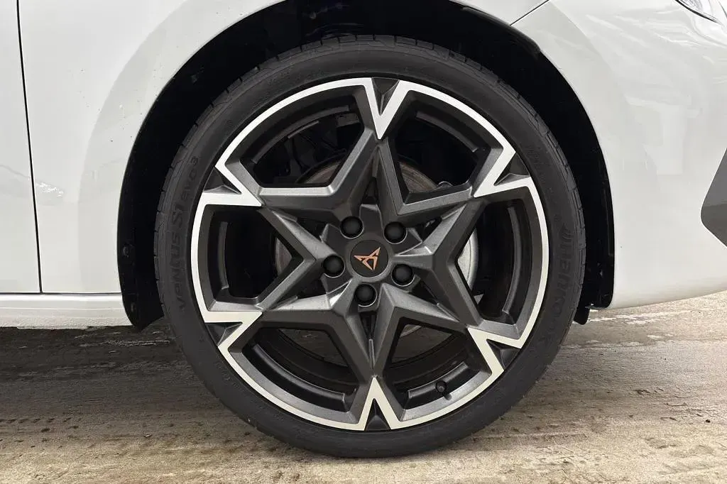 New Cupra Leon 147 HP (108 kW) 2026 White Estate