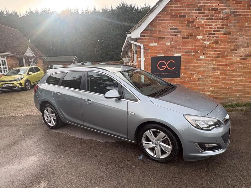 Used Vauxhall Astra SRi 163 HP (119 kW) 2014 Silver Estate