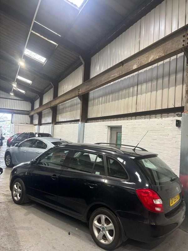 Used Skoda Fabia 80 HP (58 kW) 2008 Black Estate