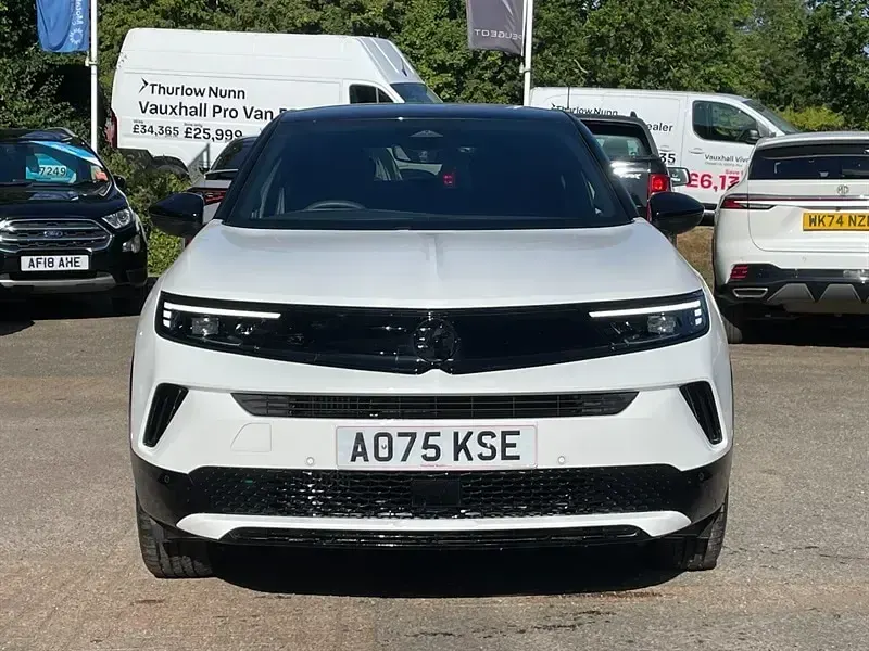 Used Vauxhall Mokka Ultimate 136 HP (100 kW) 2025 Arctic white SUV