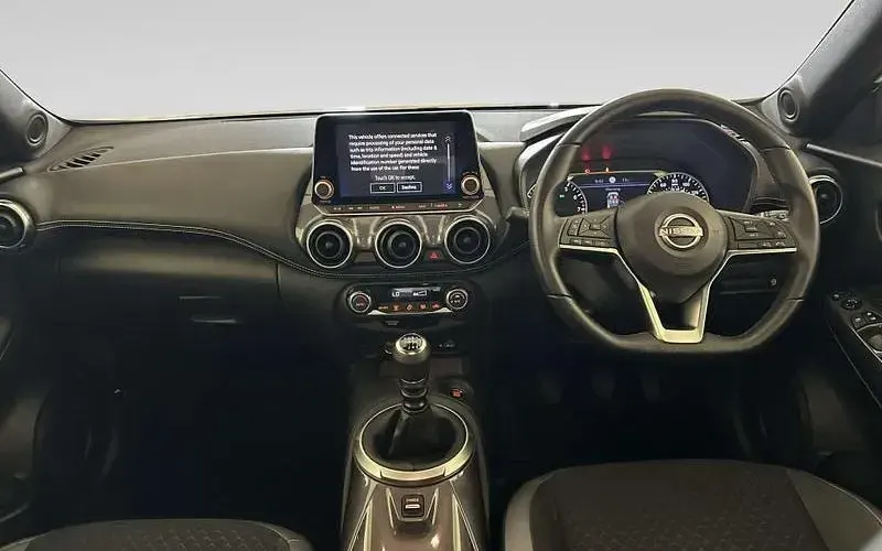 Used Nissan Juke N-Connecta 114 HP (83 kW) 2023 White SUV