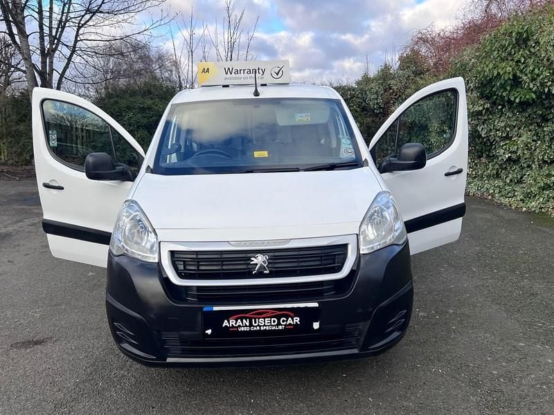 Begagnad Peugeot Partner 2017 Vit Minibuss