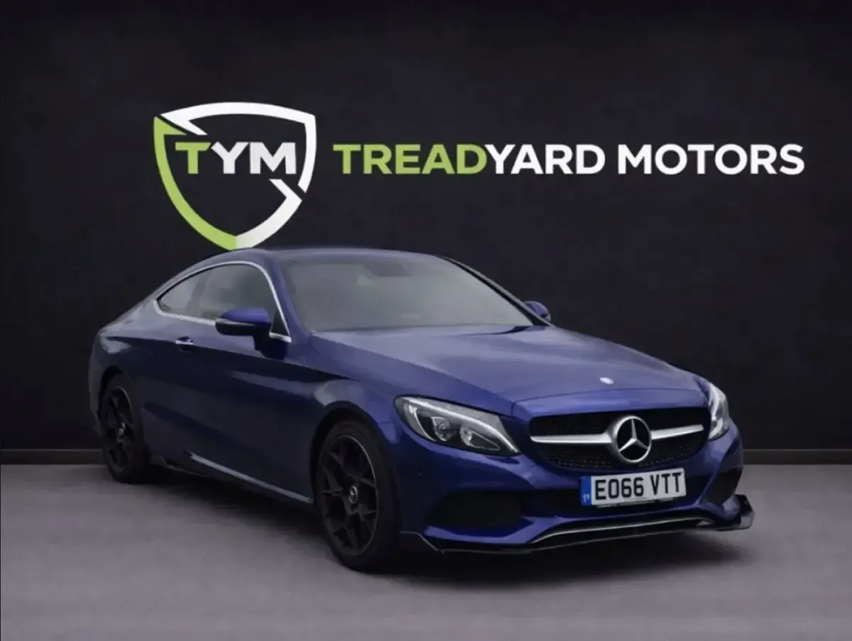 Usado Mercedes C200 Premium Plus 184 CV (135 kW) 2016 Azul Coupe