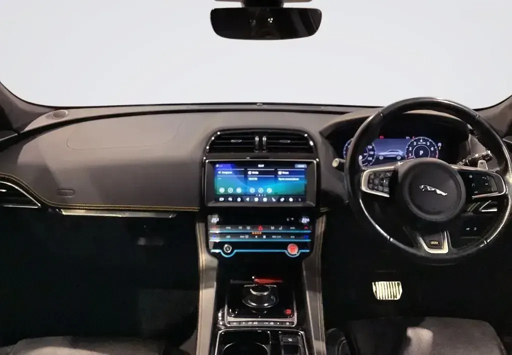 Begagnad Jaguar F-Pace S 300 HK (220 kW) 2019 Silver SUV