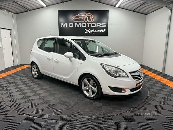 White Used 2015 Vauxhall Meriva MPV | £4,995 (Fair price) - Image 1/4