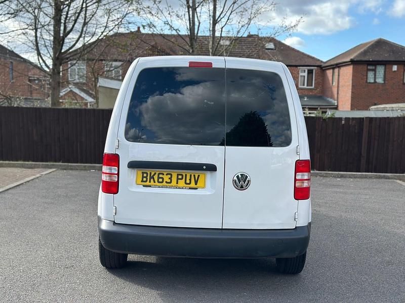 Usado VW Caddy Startline 102 HP (75 kW) 2013 Branco Monovolume