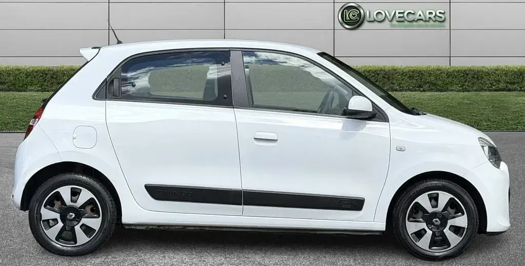 Used Renault Twingo Play 70 HP (51 kW) 2016 White Hatchback