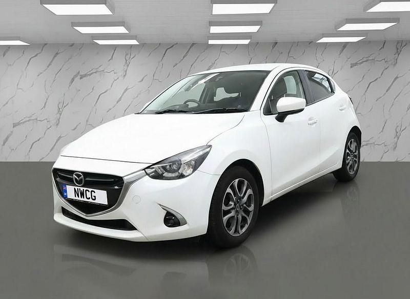 Used Mazda 2 Inclusive 90 HP (66 kW) 2019 White Hatchback