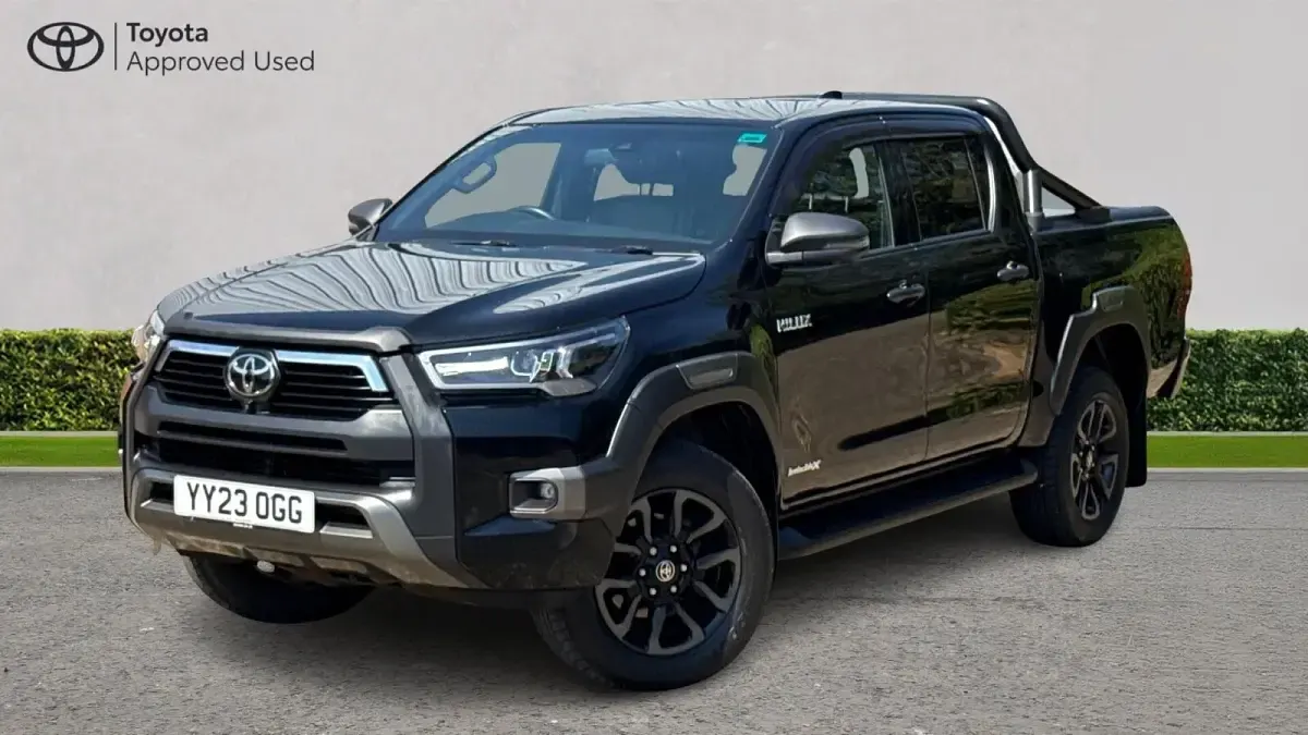 Used Toyota HiLux 204 HP (150 kW) 2023 Black Pickup