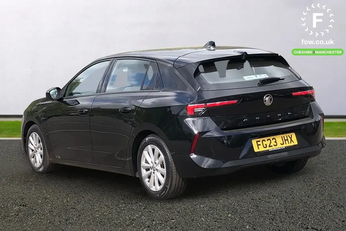 Gebraucht Vauxhall Astra Design Edition 130 PS (95 kW) 2023 Schwarz Kleinwagen