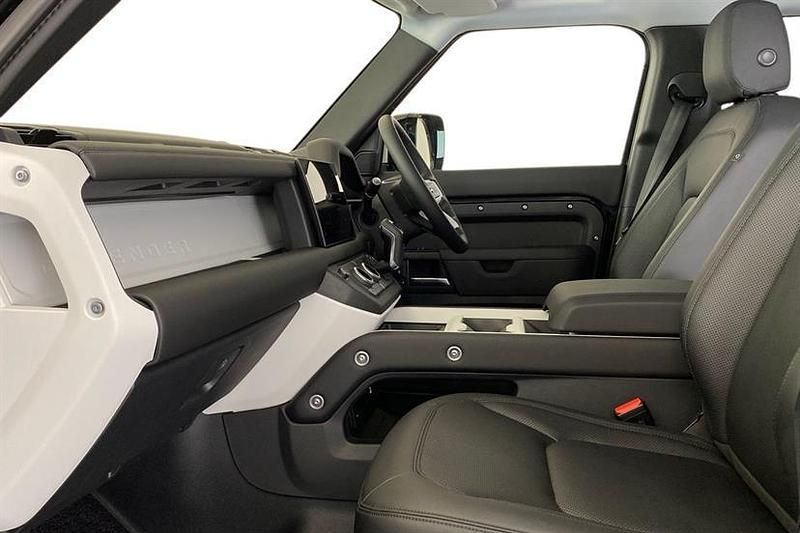Used Land Rover Defender S 250 HP (183 kW) 2025 Black SUV