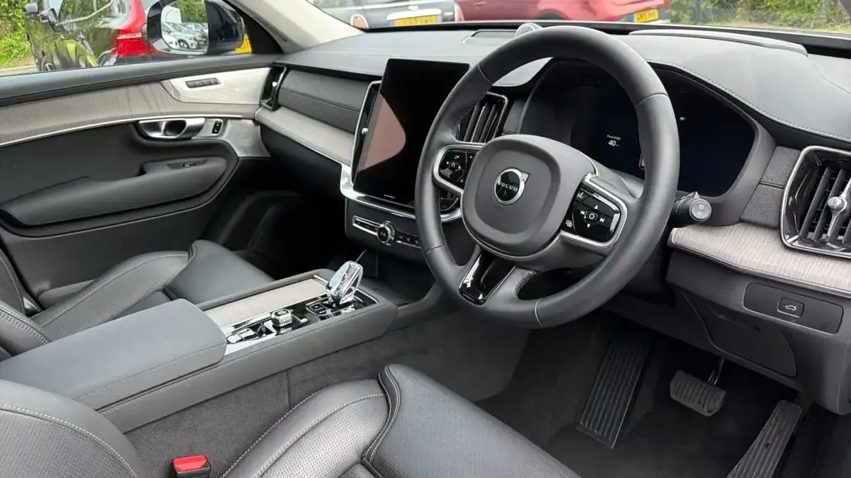Used Volvo XC90 Ultra 455 HP (334 kW) 2025 Silver SUV
