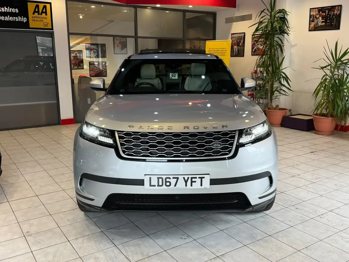 Used Land Rover Range Rover Velar 177 HP (130 kW) 2017 Silver SUV