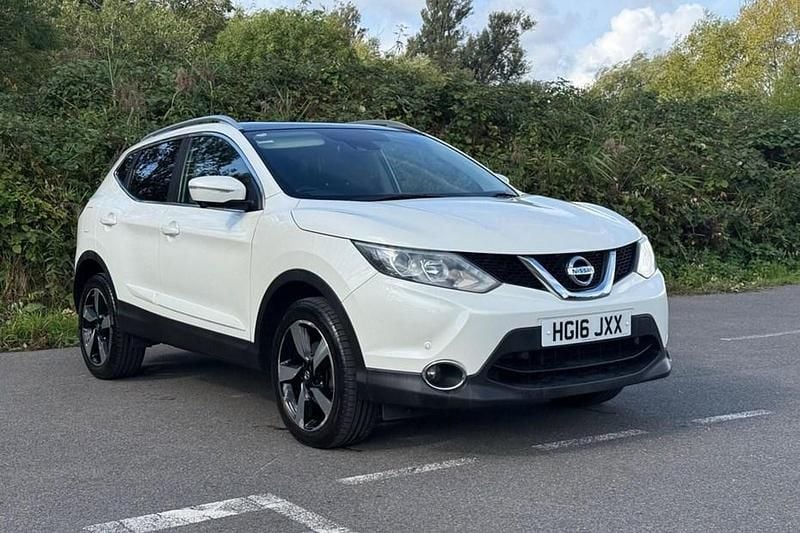 White Used 2016 Nissan Qashqai N-TEC SUV | £8,395 (Good price) - Image 1/1