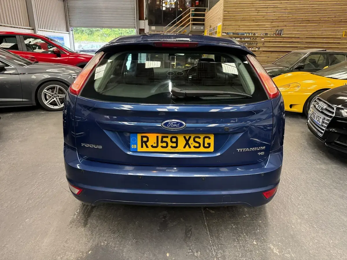 Used Ford Focus Titanium 125 HP (91 kW) 2010 Blue Hatchback