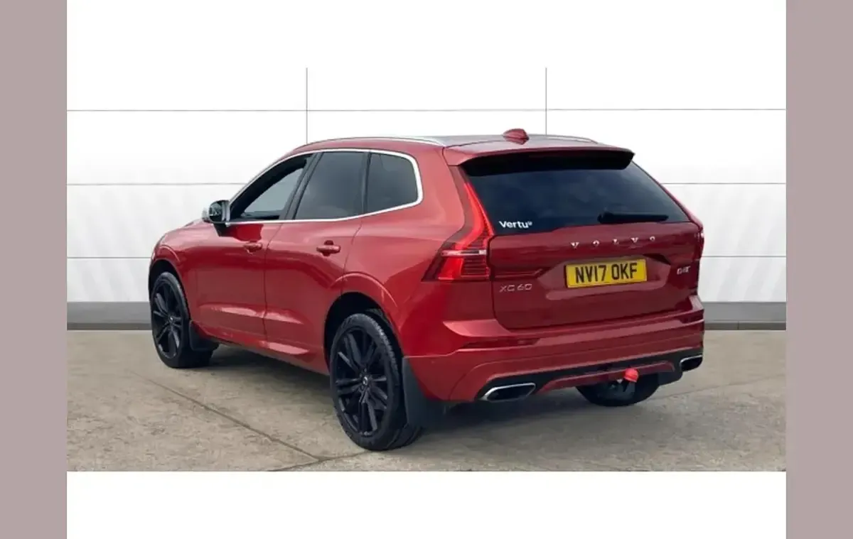 Used Volvo XC60 R-Design Pro 190 HP (139 kW) 2017 Red SUV