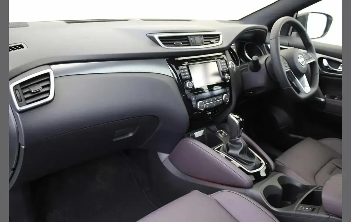 Used Nissan Qashqai 130 HP (95 kW) 2018 White SUV