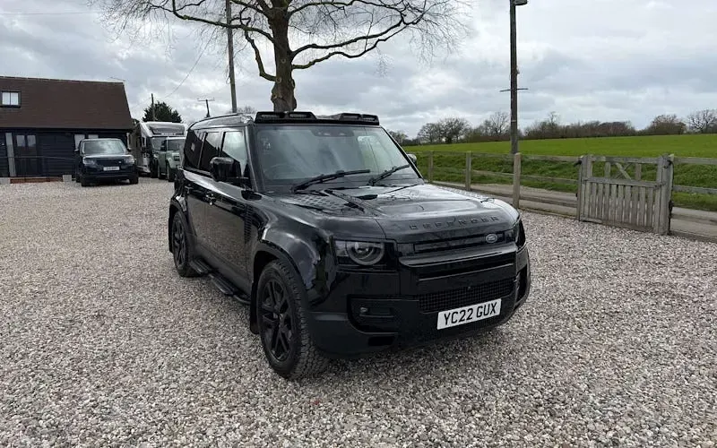 Used Land Rover Defender HSE 300 HP (220 kW) 2021 SUV