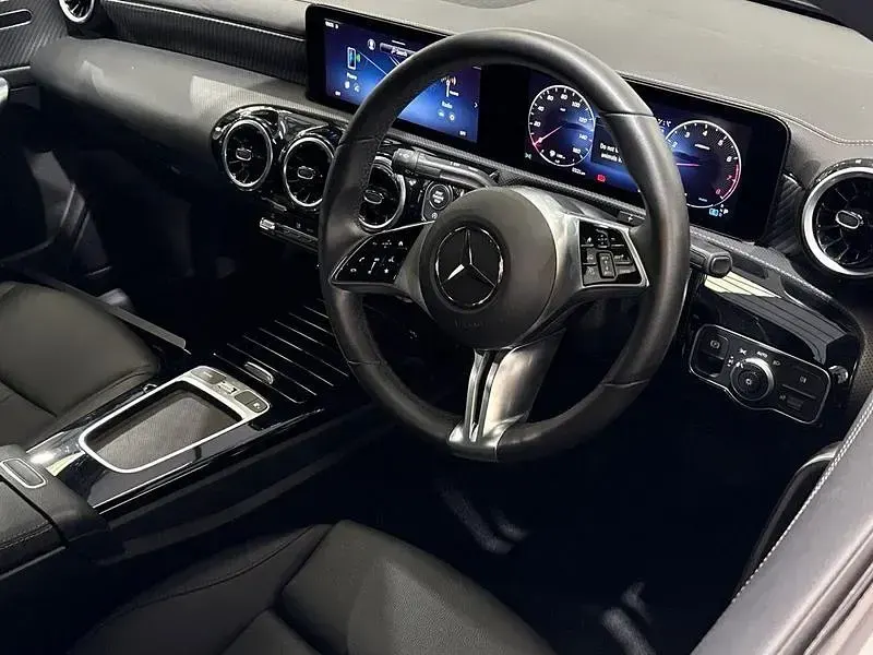 Used Mercedes CLA200 Executive 163 HP (119 kW) 2025 Black Coupe