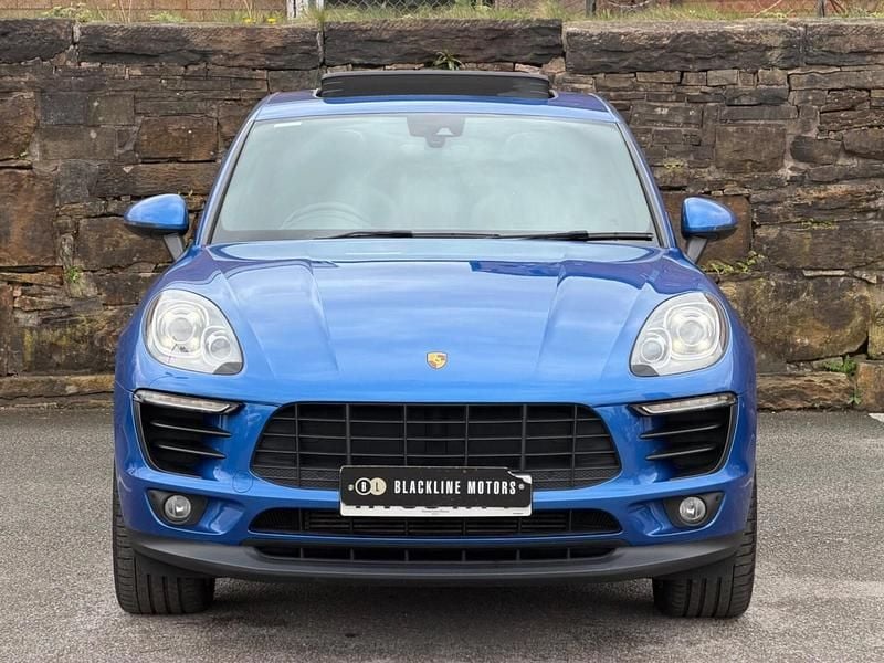 Used Porsche Macan 258 HP (189 kW) 2016 Blue SUV