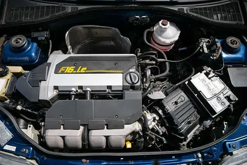 Used Renault Clio 150 HP (110 kW) 1995 Blue Hatchback