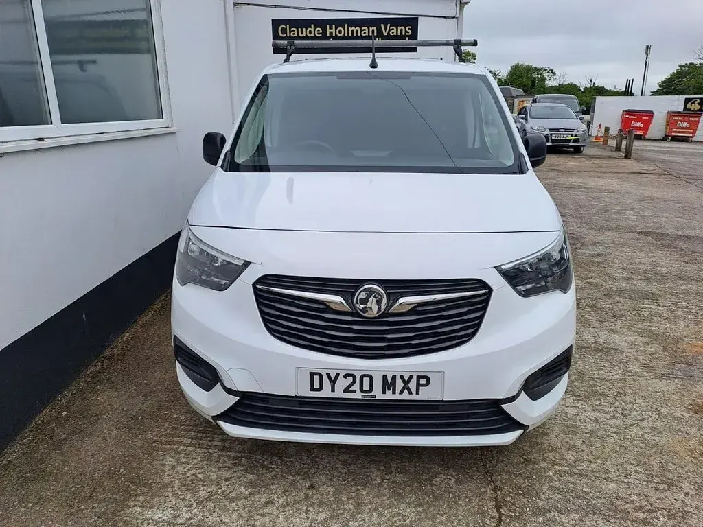 Used Vauxhall Combo Sportive 100 HP (73 kW) 2020 White MPV
