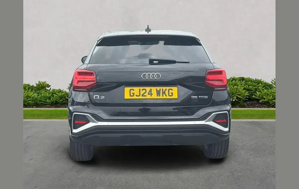 Used Audi Q2 S-Line 190 HP (139 kW) 2024 Black SUV