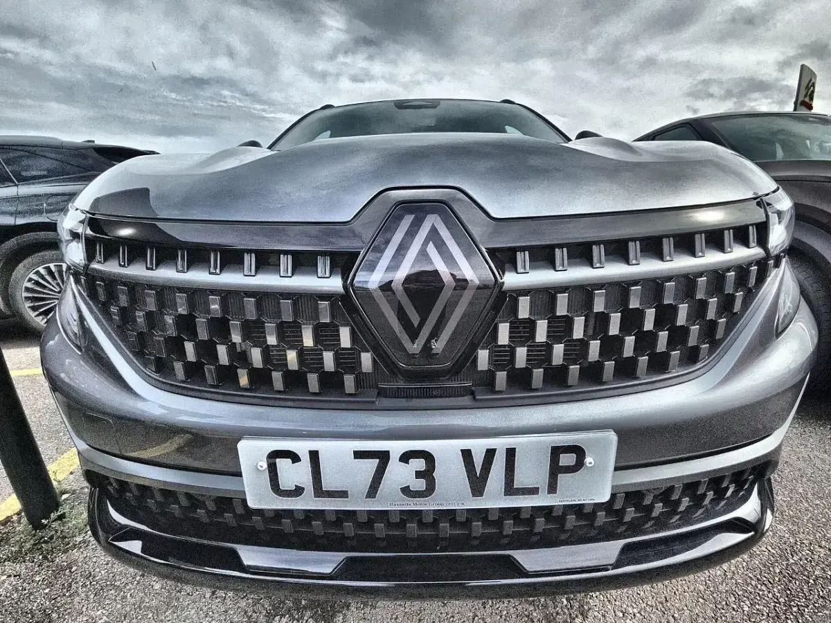 Used Renault Austral Techno Esprit Alpine 197 HP (144 kW) 2023 Grey SUV