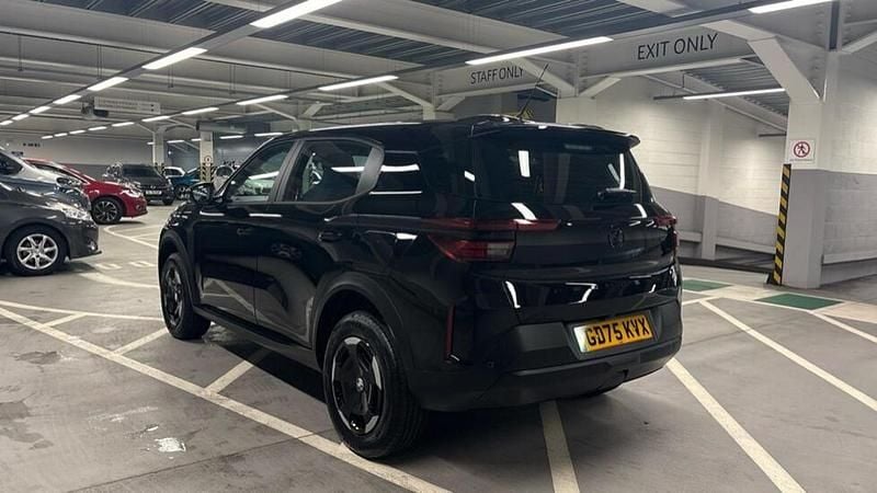 New Vauxhall Frontera Design Edition 81 kW (111 HP) 2025 Black SUV