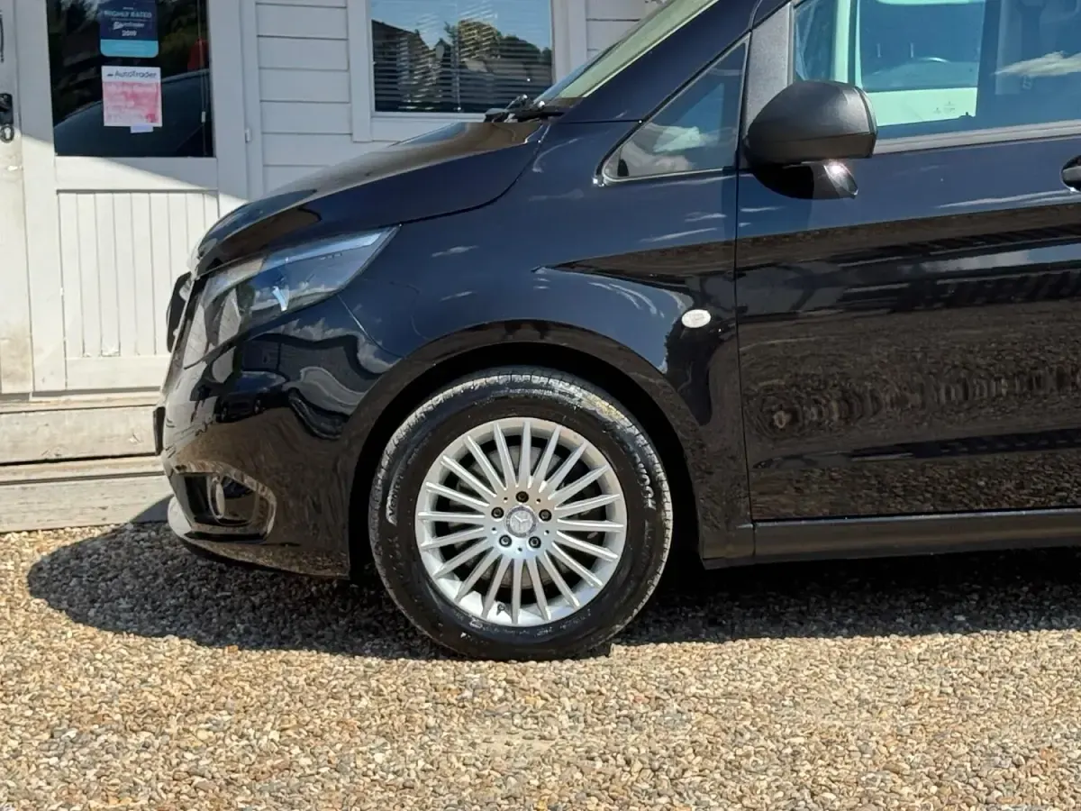 Used Mercedes Vito 187 HP (137 kW) 2017 Black Van