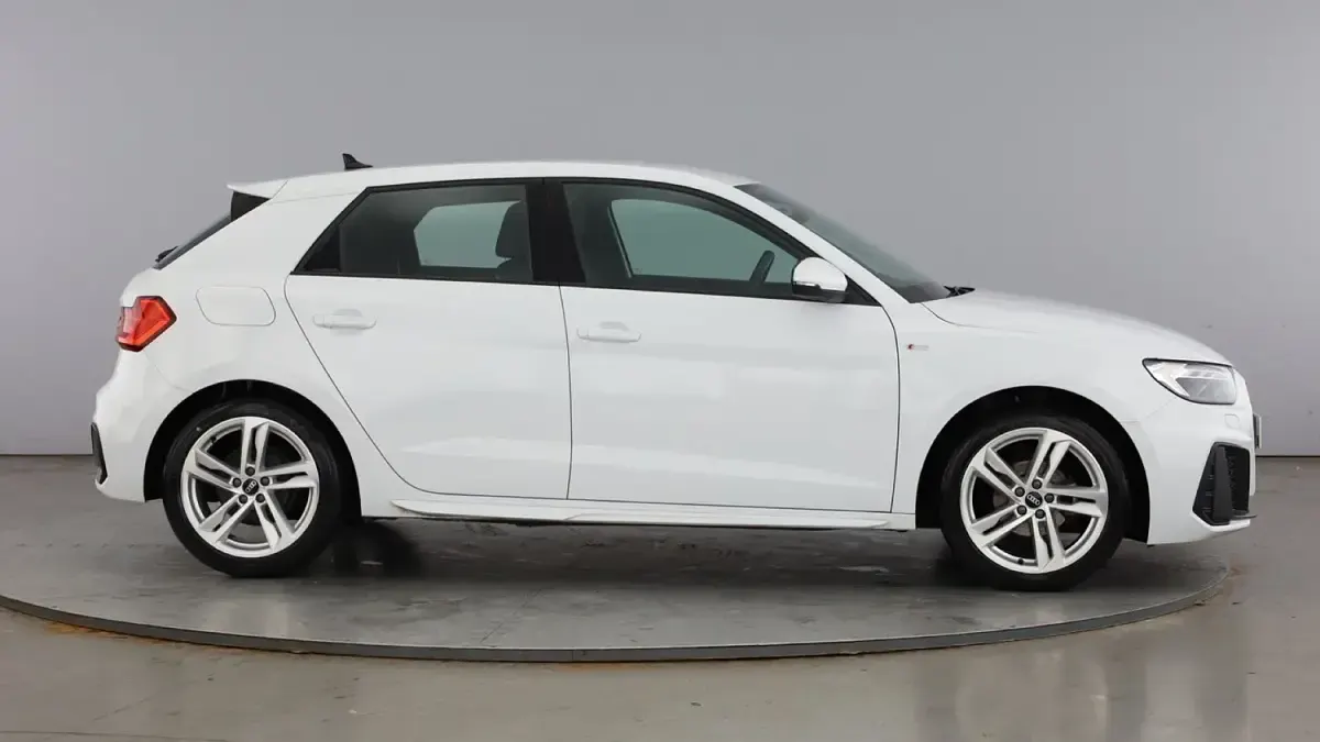 Used Audi A1 Sportback S-Line 110 HP (80 kW) 2022 White Hatchback