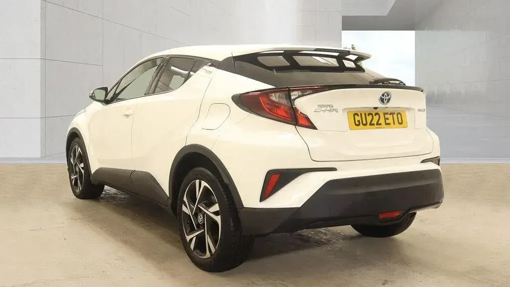 Used Toyota C-HR Design 122 HP (89 kW) 2022 White SUV