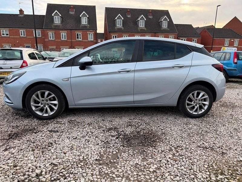 Used Vauxhall Astra Design Edition 2019 Silver Hatchback