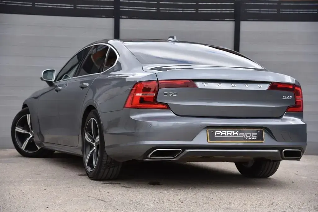 Usado Volvo S90 R-Design 190 CV (139 kW) 2018 Gris Berlina
