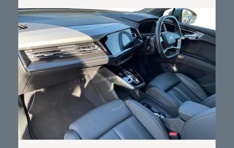 Used Audi Q4 e-tron Comfort 150 kW (204 HP) 2021 Blue SUV