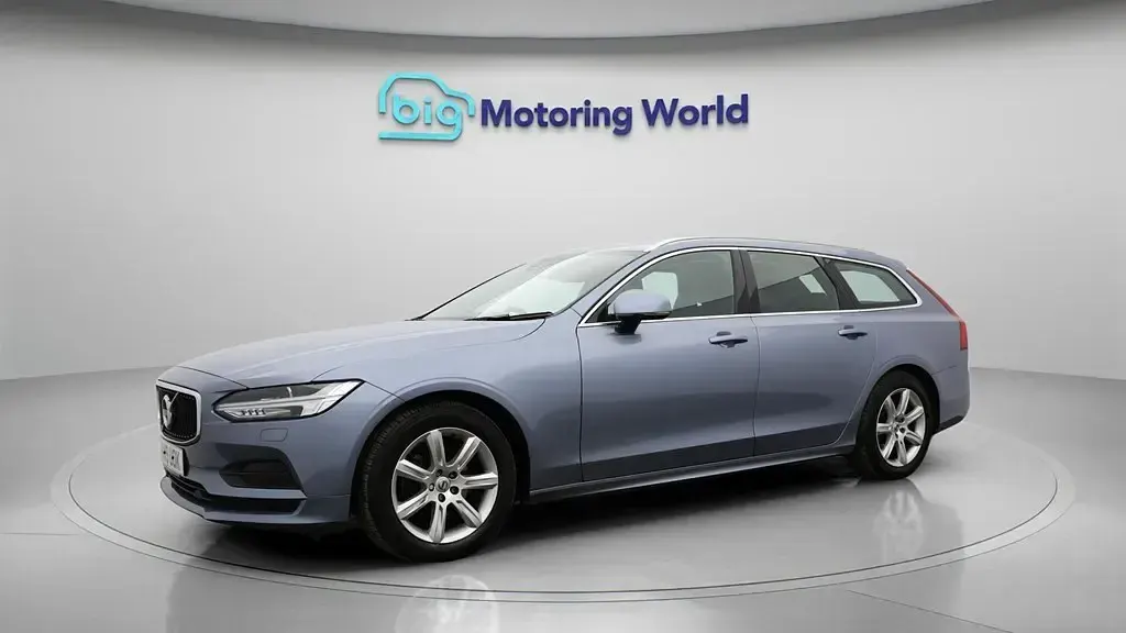 Second-hand Volvo V90 Momentum 190 CP (139 kW) 2019 Albastru Break